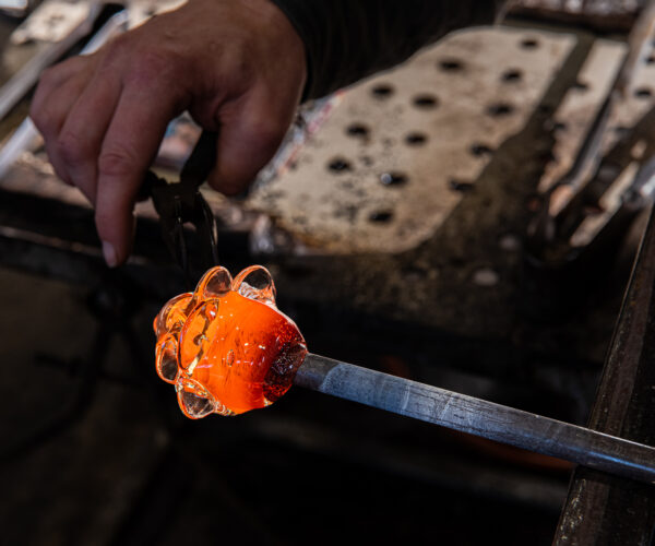 Façonnage du verre plein à la canne