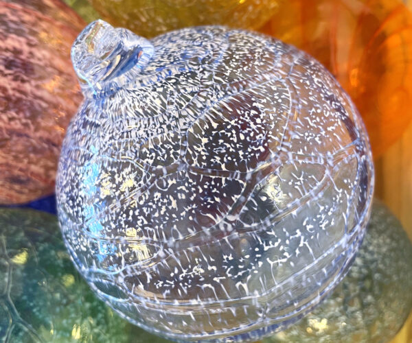 Atelier découverte boule de Noël.